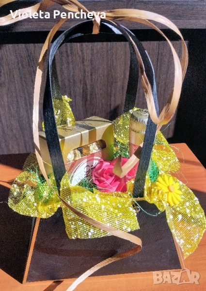 ПОДАРЪЧНА КОШНИЦА , снимка 1