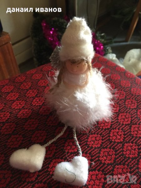 Пухено детенце седнало , снимка 1