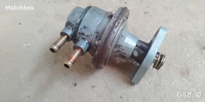 Бензинова помпа за Мерцедес 124 карбуратор 200Е, снимка 1