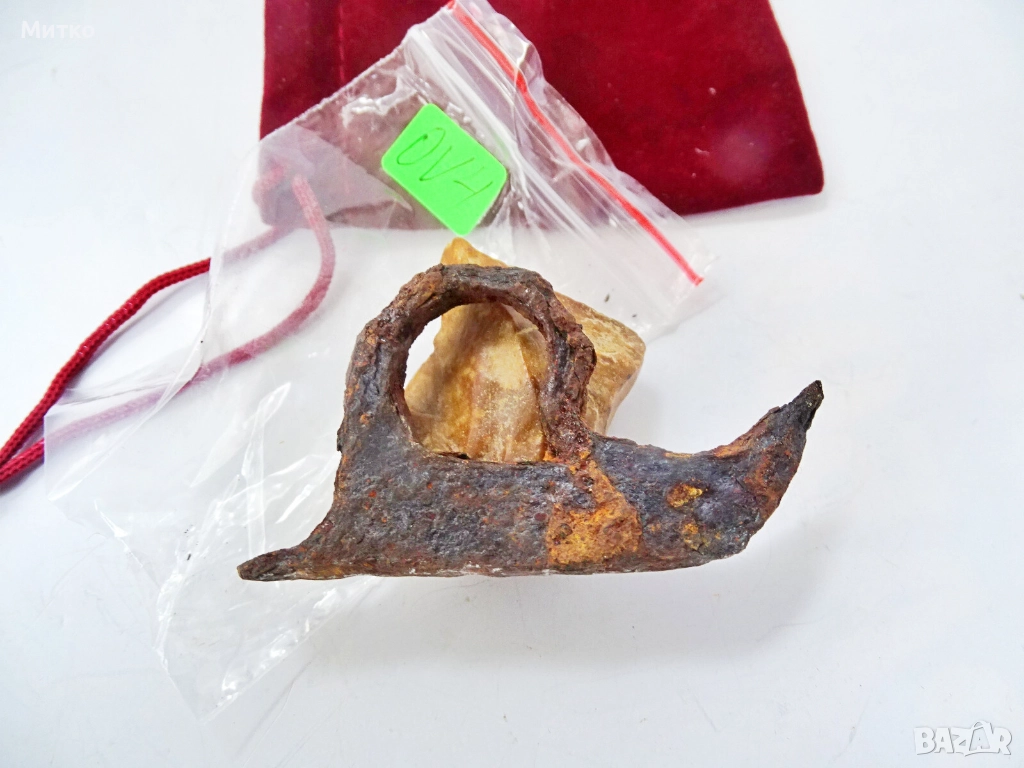 Стар чакмак огниво, кремък в велурена кесия 1, снимка 1