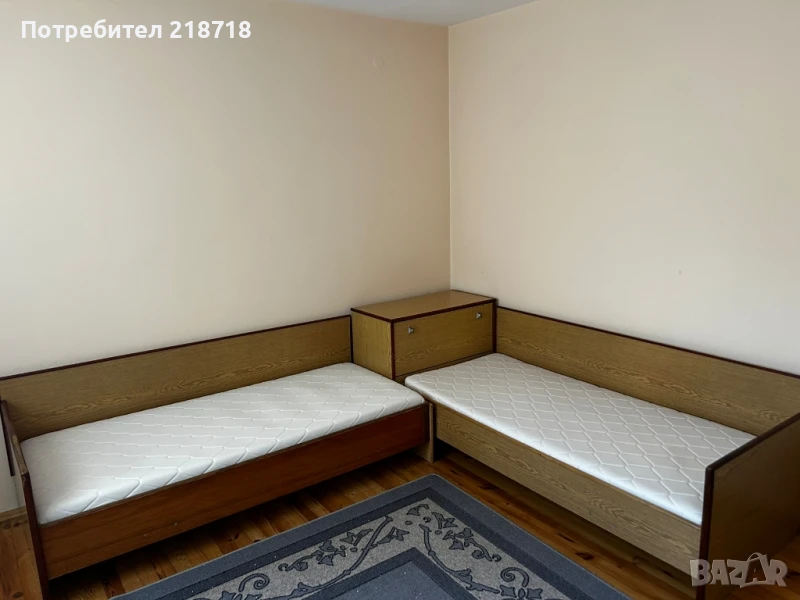 Ъглови легла с ракла и два чисто нови матрака., снимка 1
