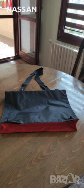 Лека нова чанта за лаптоп и документи от промазана материя с дълга дръжка с размер 38х28 см., снимка 1
