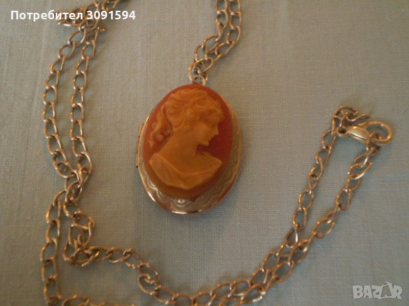Медальон пендатив камея бял метал, снимка 1