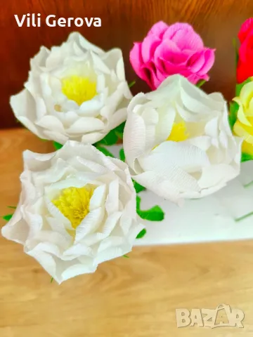 цветя от креп хартия, снимка 11 - Изкуствени цветя - 34015592