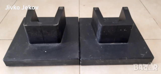 ПОДАРЯВАМ 2 стойки за тонколони Sony