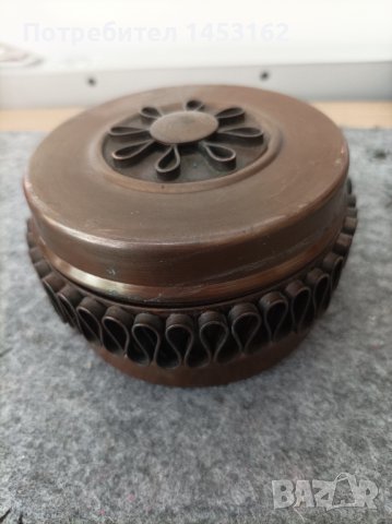 Старинна медна кутийка за бижута 