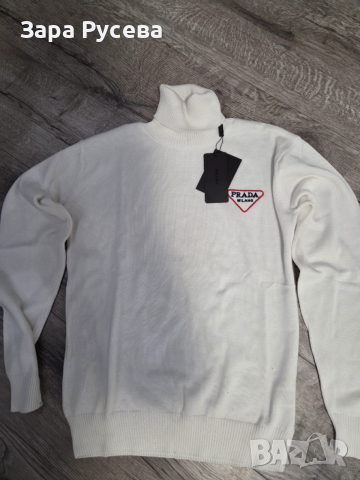 Prada пуловер с етикет