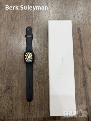 Apple watch series 6 40 мм в перфектно състояние