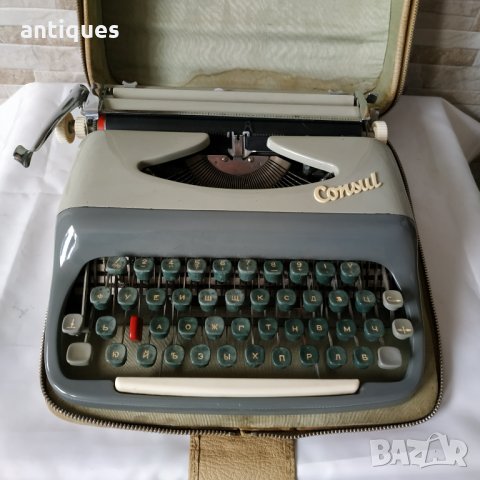 Стара пишеща машина CONSUL 232  - Made in Czechoslovakia - 1962 година, снимка 3 - Антикварни и старинни предмети - 35140849