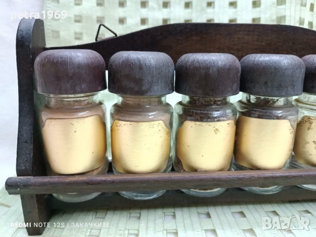 Комплект за подправки - 6 бурканчета с етажерка, снимка 2 - Аксесоари за кухня - 44507462