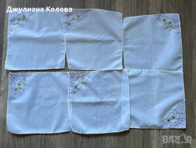 Салфетки за сервиране.Размер-25х25см. Цена за 6бр.-10лв.