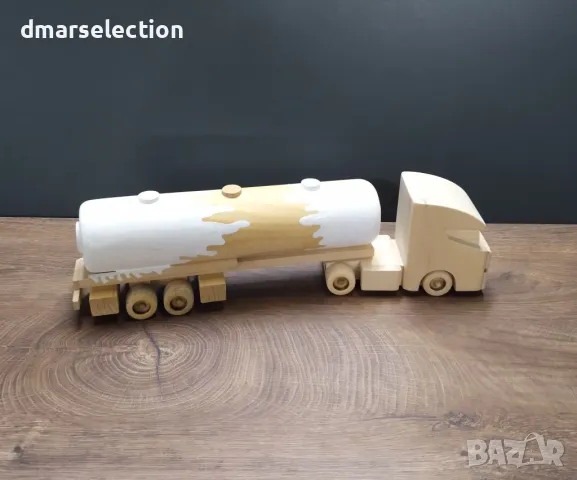 Декоративен дървен камион цистерна DMAR 196N2, снимка 3 - Колекции - 47577013