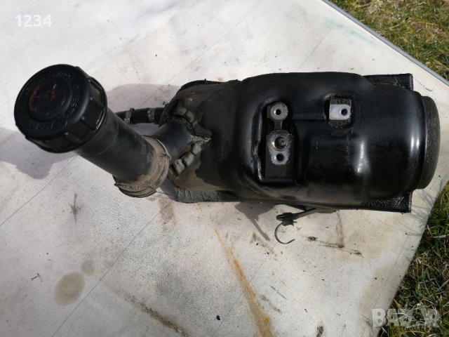 Хидравлична помпа с казанче за Пежо 307 1.6 бензин. , снимка 1