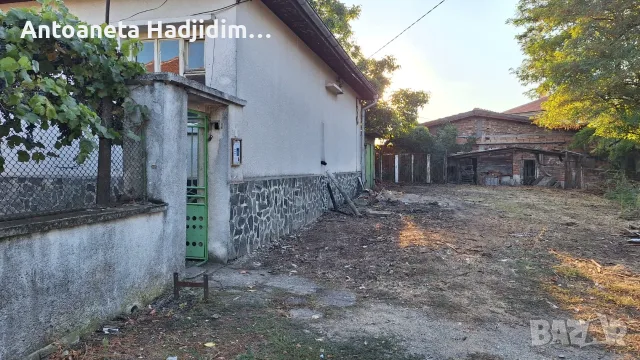 Продава Къща с двор, снимка 3 - Етаж от къща - 56238103