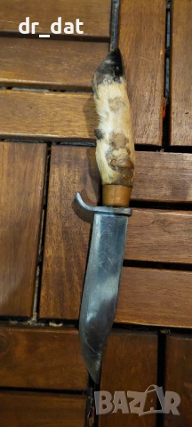 Нож с дръжка от еленов крак