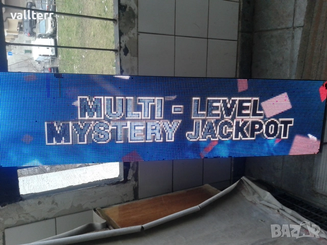 слот светещ от казино на 220 волта.медальони,закачалки,телефони-ретро, снимка 5 - Колиета, медальони, синджири - 52353404