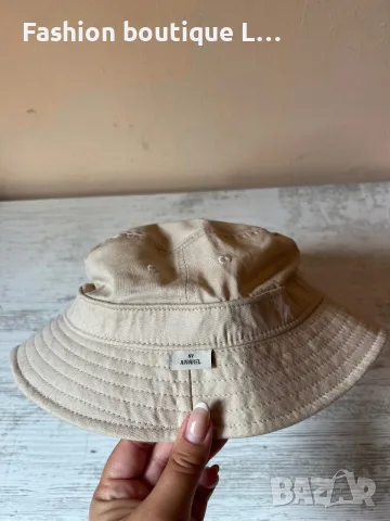 Бежова шапка на марката NY APPAREL 🧡, снимка 2 - Шапки - 56378691