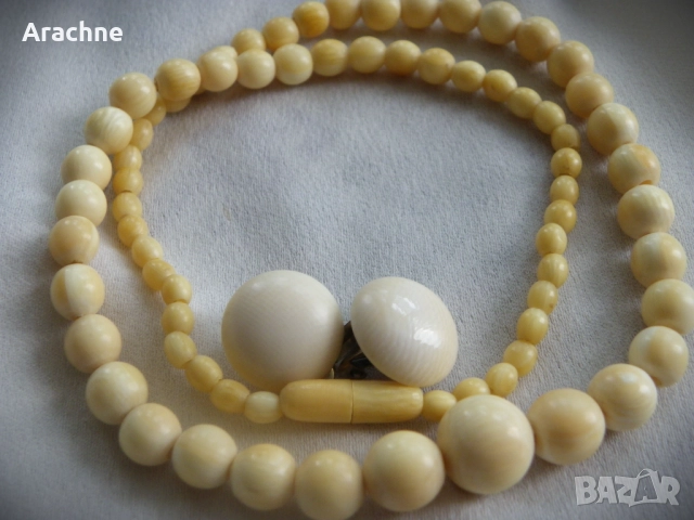 Колие и обици от слонова кост