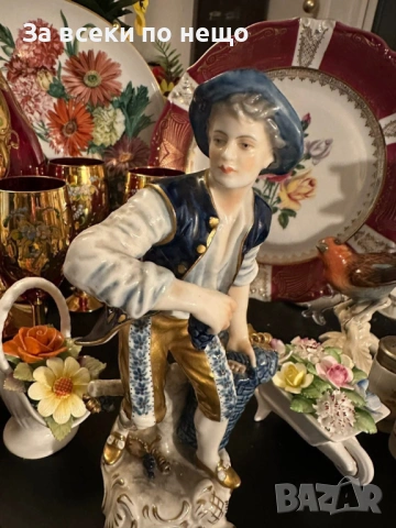 Rudolf Kammer Volkstedt Germany  Circa 1970 “Гроздоберачите” Код P2035, снимка 5 - Декорация за дома - 53941564