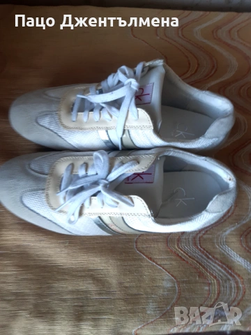 Продавам  маратонки