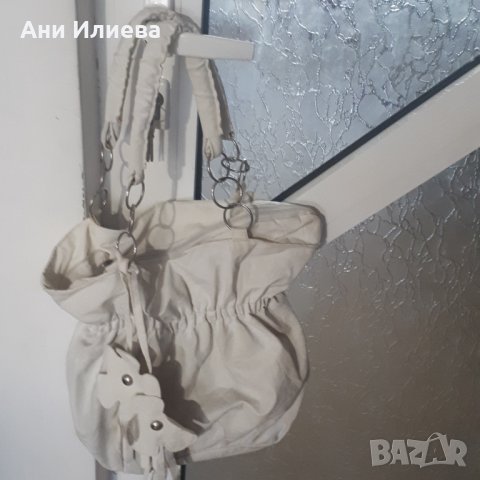 Бяла и черна чанта тип торба с две цветчета, снимка 6 - Чанти - 35558360