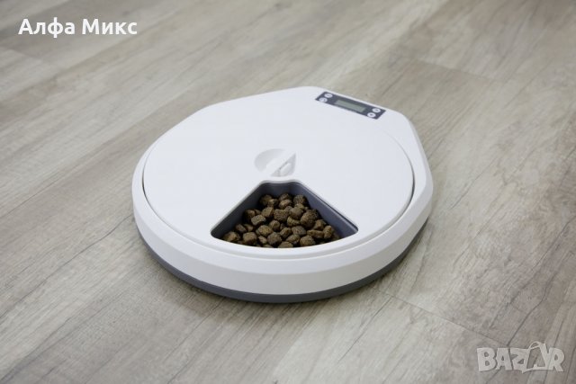 Автоматична хранилка за кучета и котки