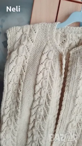 Дамски елек от чиста вълна, плетено на ръка, бяло, снимка 3 - Елеци - 50241652