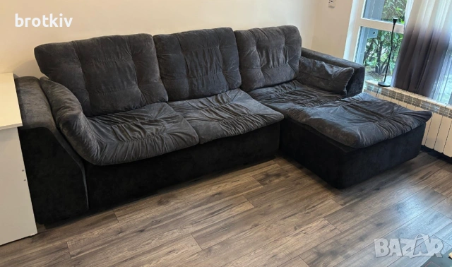 Продавам разгъваем диван