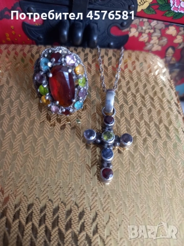 сребърни бижута с скъпоценни камъни