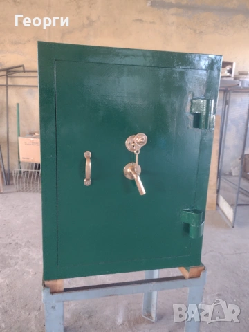 Метална каса, снимка 15 - Сейфове и каси - 54258802