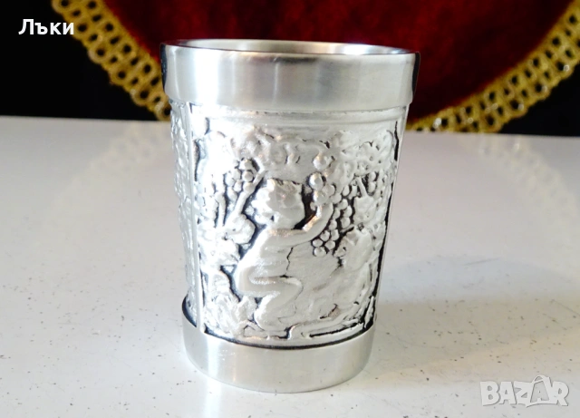 Калаена чаша с Ангели в лозя,градини. , снимка 4 - Антикварни и старинни предмети - 53989421