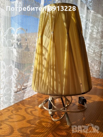 Лампа за нощно шкафче., снимка 2 - Настолни лампи - 50871524
