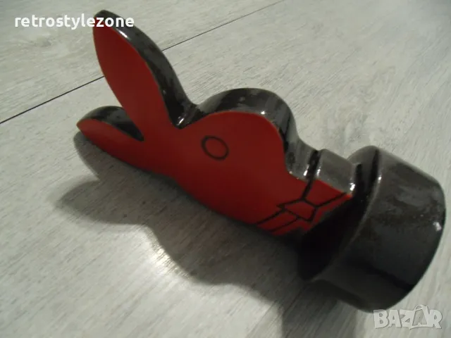№ 7712 керамична фигура - сувенир - PLAYBOY   - размер - височина 28 см , диаметър 8,5 см , снимка 4 - Други ценни предмети - 47454991
