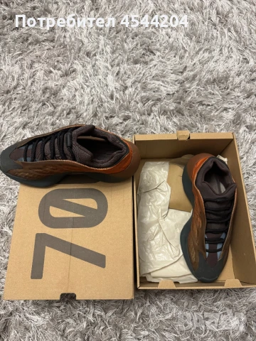 Yeezy 700, снимка 2 - Маратонки - 51226111