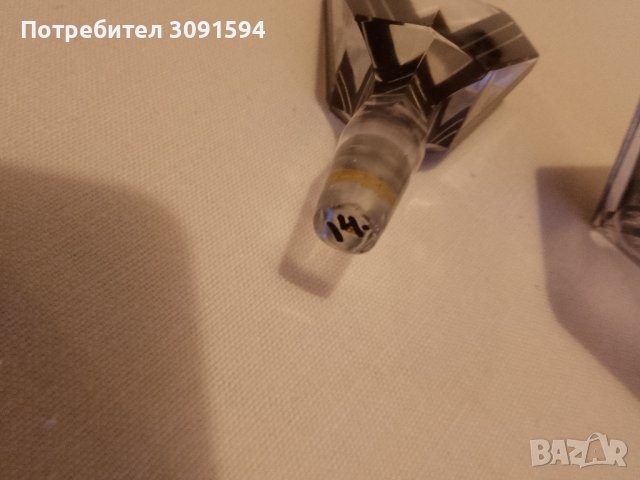  Арт Деко -1920г"Кристални бутилки за парфюми с  декорация цветя - арт деко"  , снимка 16 - Антикварни и старинни предмети - 42794251