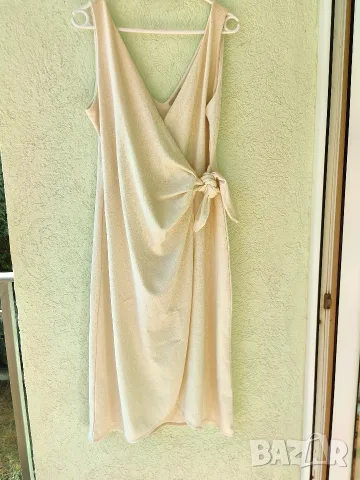 рокля H&M бежов
