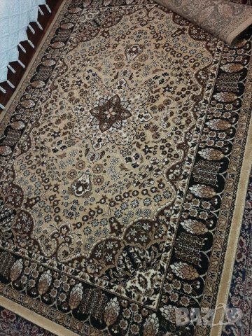 Нов персийски килим