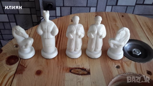 Пластмасови фигури за шах имат забележки и липси, на бялите липсва царя и на една пешка няма глава, , снимка 7 - Шах и табла - 36741201