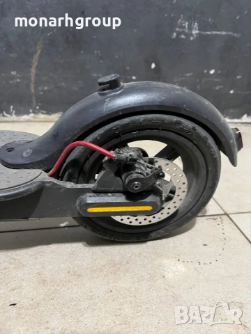 Електрическа тротинетка Xiaomi M365 със зарядно, снимка 7 - Друга електроника - 52149938