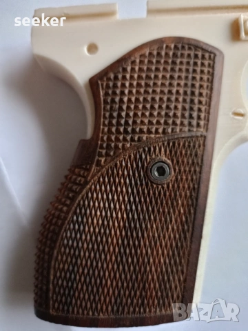 Орехови чирени (ръкохватка) за пистолет ТТ 33, снимка 4 - Оборудване и аксесоари за оръжия - 53992583