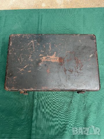 Продавам немска метална кутия 1942г, снимка 2 - Други ценни предмети - 39408997