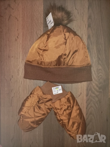 Нов дамски комплект шапка с ръкавици 