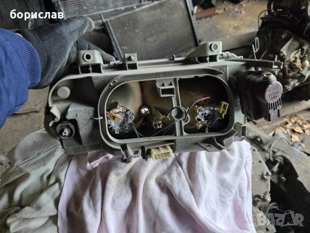 Десен фар за Пежо 806, снимка 2 - Части - 52618860