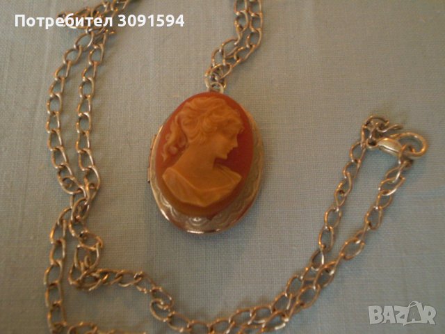 Медальон пендатив камея бял метал, снимка 1 - Антикварни и старинни предмети - 39343520