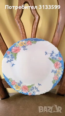 Плато и четири чинии за торта на Luminarc Made in France , снимка 3 - Чинии - 49841102