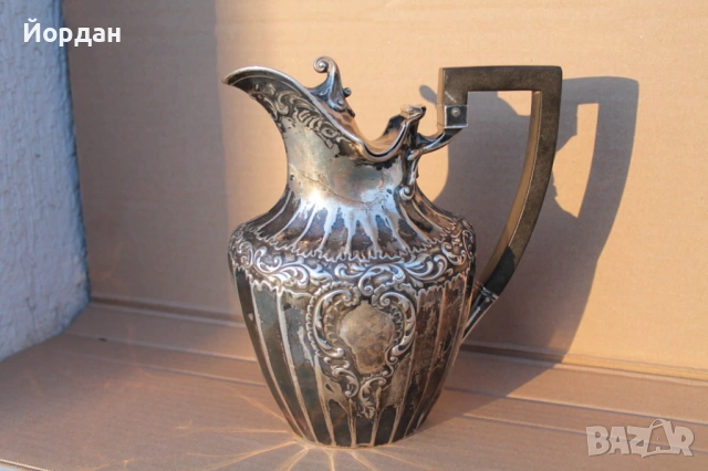 Сребърна английска кана