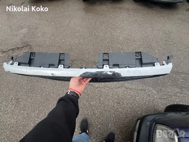 Предна решетка за Honda c-rv, снимка 2 - Части - 48833168