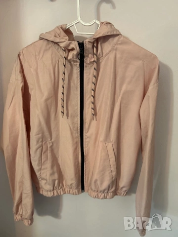 Дамска ветровка 