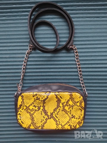 Bershka дамска чантичка