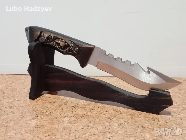 Ловен нож с дрвена стойка, снимка 2 - Ножове - 56433681